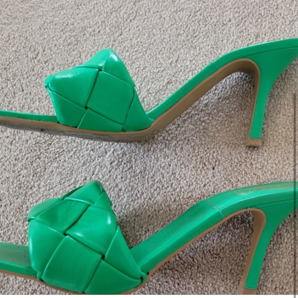 ISO Vince Camuto Brelaine Woven Strap Mule SIZE 10 or 10.5 or 11
